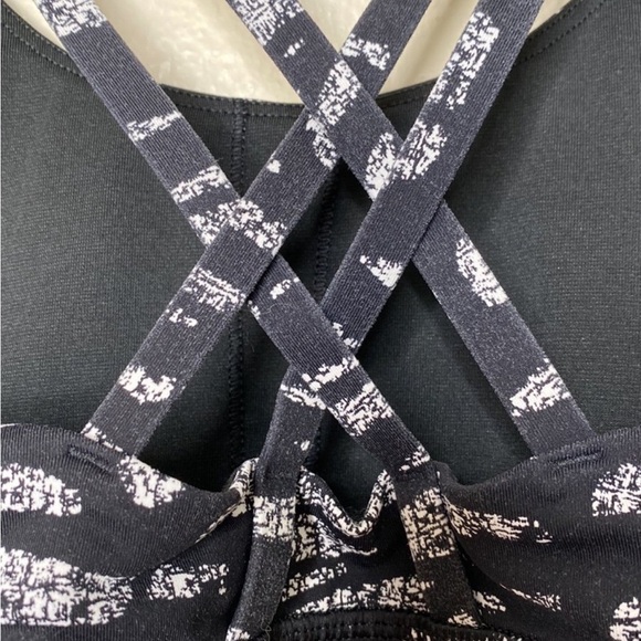 Lululemon Energy bra women’s eight 8 black white GUC no pads - Picture 3 of 5